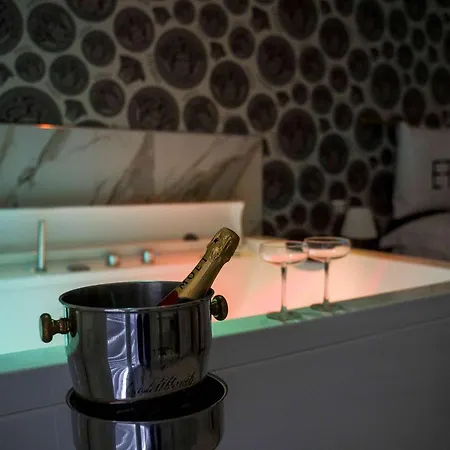 Ef Luxury Living * Paolisi