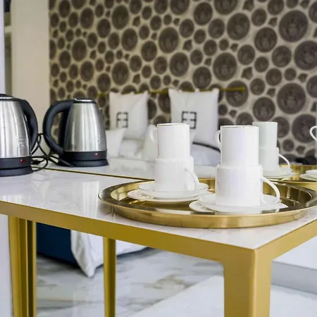 Ef Luxury Living Paolisi