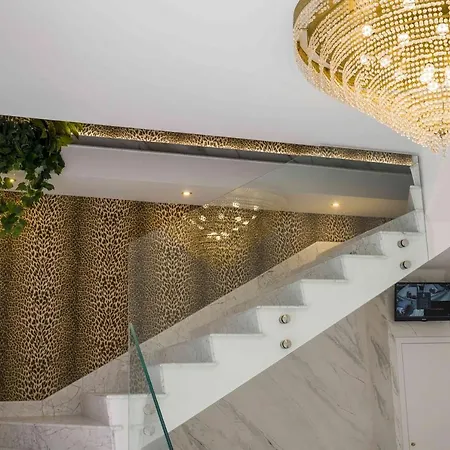 Ef Luxury Living