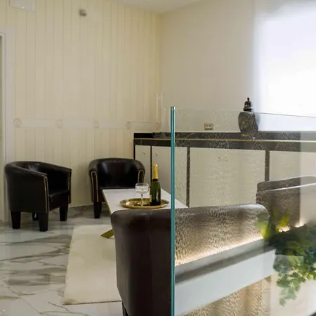 Ef Luxury Living * Paolisi