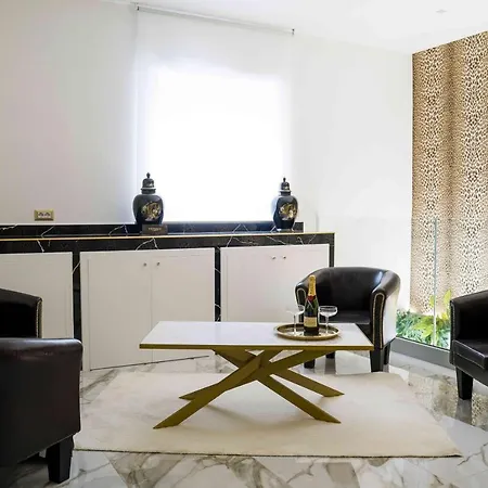 Ef Luxury Living Bed & Breakfast